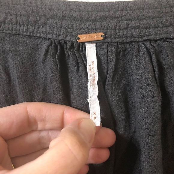 Free People Relaxed Boho Flowy Gray Peasant Blouse - Size Small - Picture 2 of 5